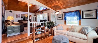Crescent Beach Cottage | Dog-Friendly