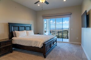 5 bedrooms, iron/ironing board, free WiFi, bed sheets