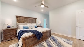 3 bedrooms, iron/ironing board, internet, bed sheets