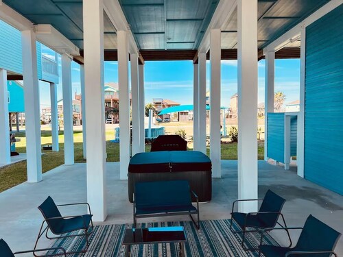 Beachside Getaway with Hot tub!