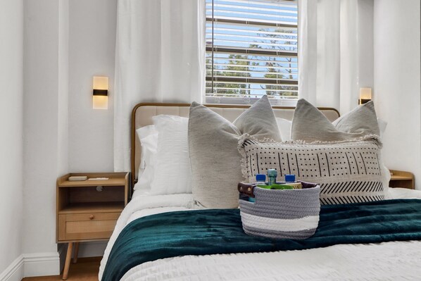 1 bedroom, internet, bed sheets