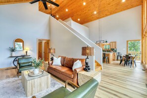 House (3 Bedrooms) | Interior - Hot Tub, Game Room & Views Near Downtown Gatlinburg Perfect Too by Avantstay (Gatlinburg)