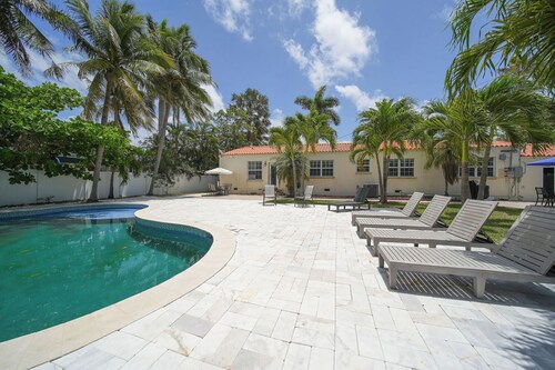 Hollywood Beach Bliss Villa Sleeps 10