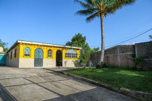 Fachada de la propiedad