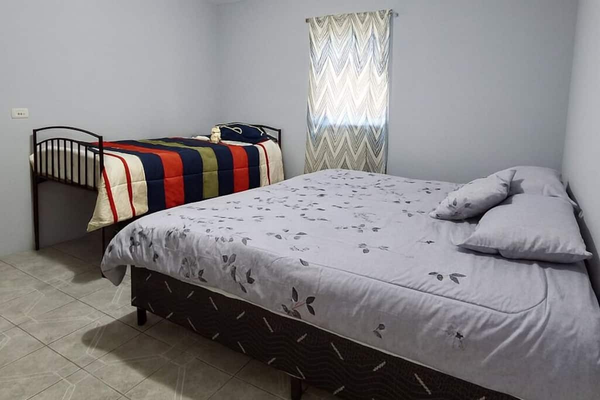Deluxe Suite | Laptop workspace, free WiFi