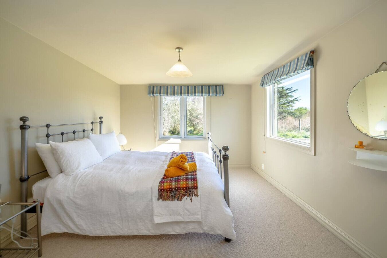 4 chambres, fer et planche à repasser, Wi-Fi gratuit, draps fournis