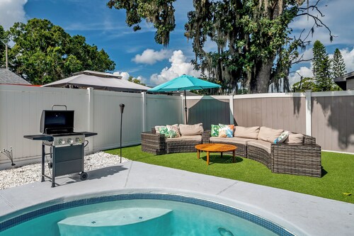 3 Bedroom 2 Bathroom HEATED POOL home with putting green!