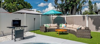 3 Bedroom 2 Bathroom HEATED POOL home with putting green!