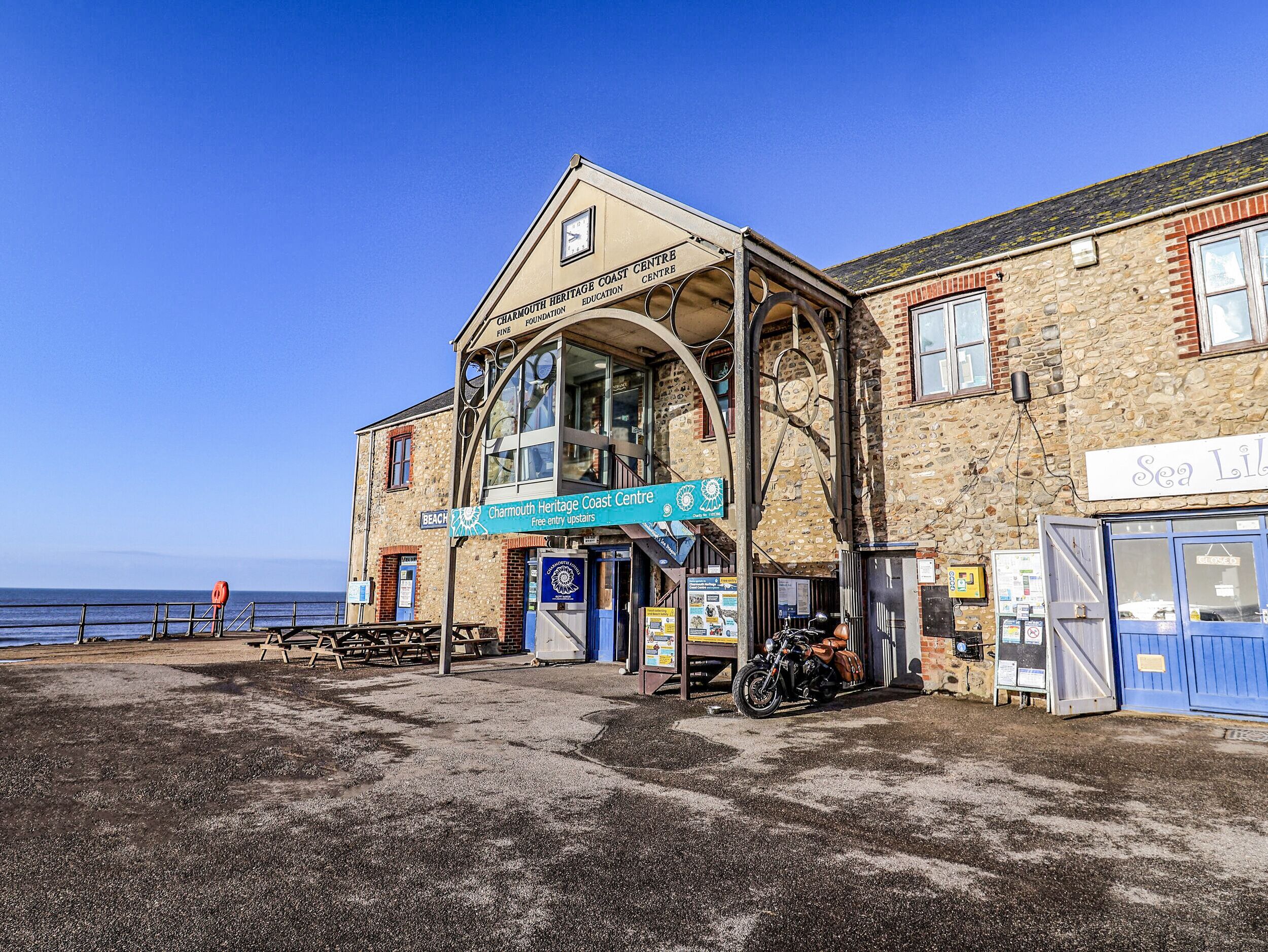 المنشأة من الخارج