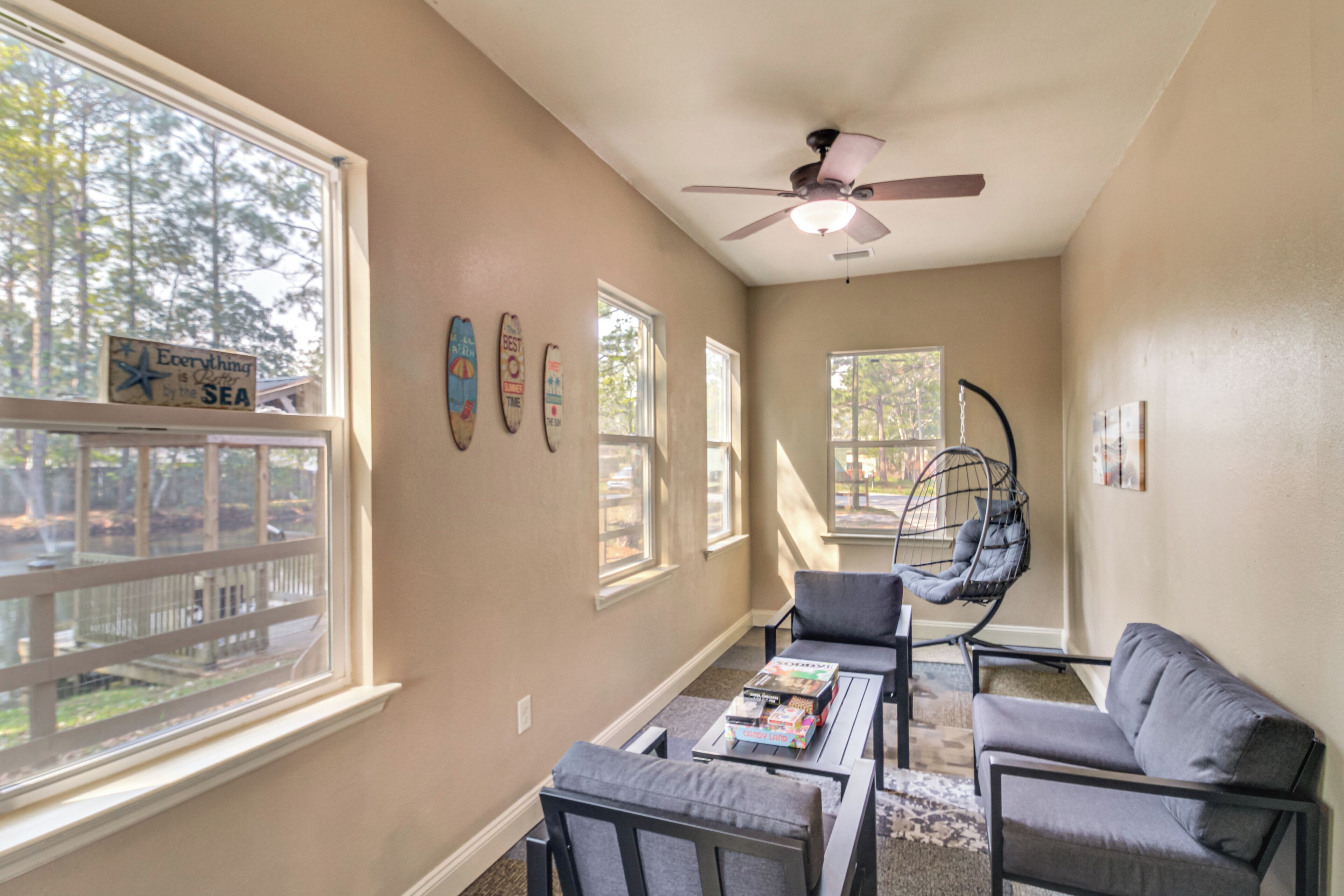 Spacious Yard! Navarre Home In Quiet Neighborhood - Navarre, FL