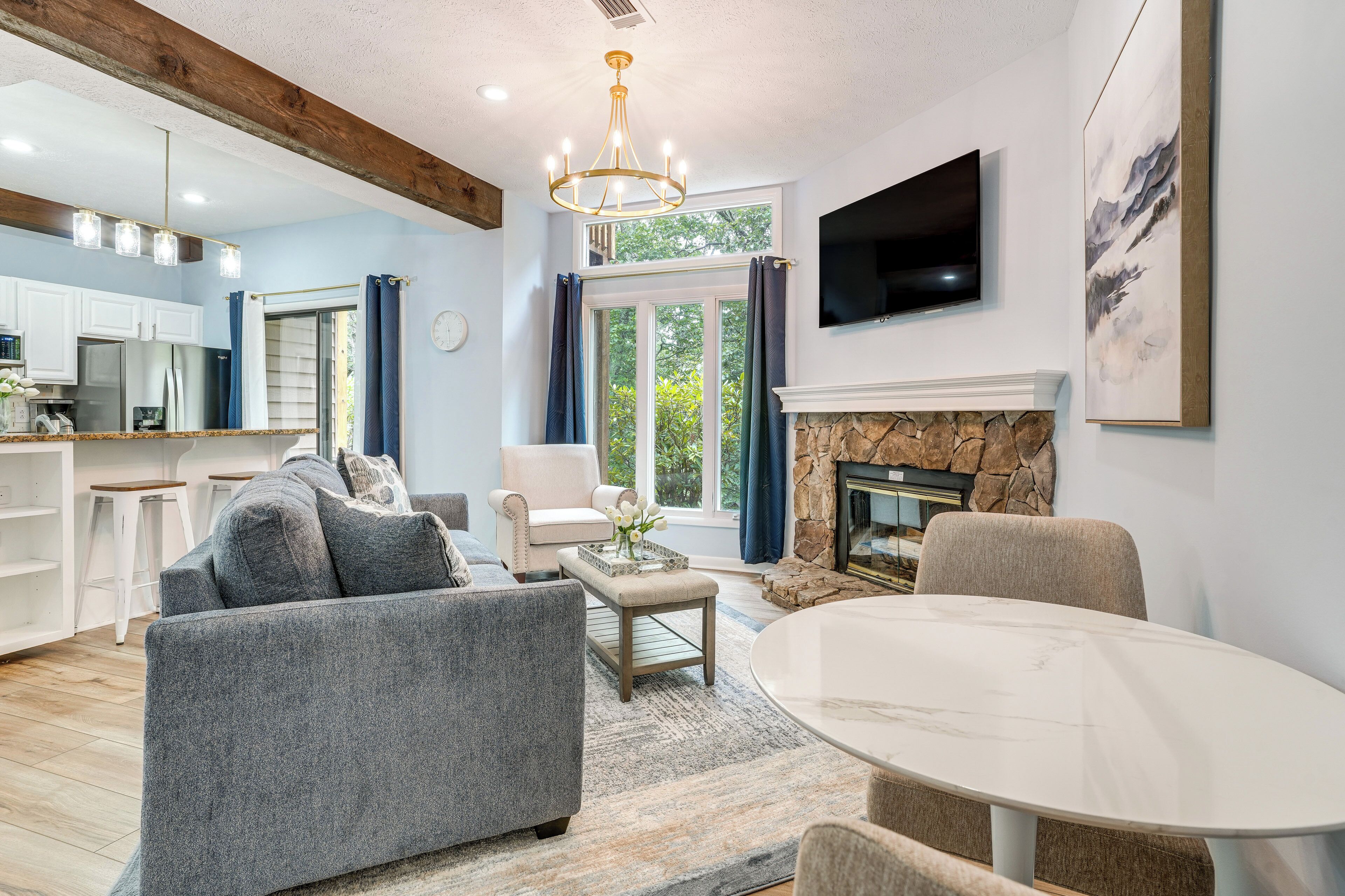 Wintergreen Condo: Walk To Slopes,trails & Market! - Shenandoah National Park