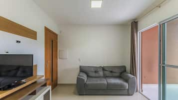 Basic Apartment | Living area