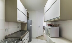 Basic Apartment | Private kitchen - Condominium With a Pool 850m From Praia do Sul, Ilheus/ba VGT (Ilhéus)