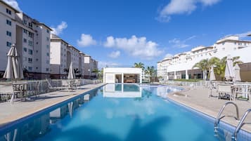 Basic Apartment | Pool