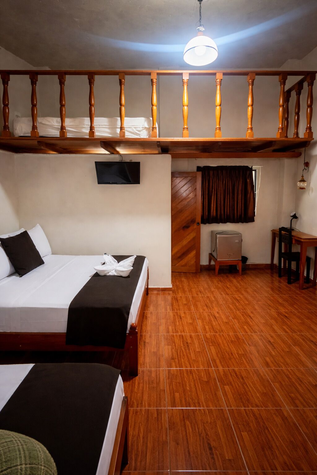 スタンダード ダブルルーム ダブルベッド 2 台 | セーフティボックス (室内)、WiFi (無料)、ベッドシーツ