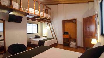 Family Triple Room | In-room safe, free WiFi, bed sheets