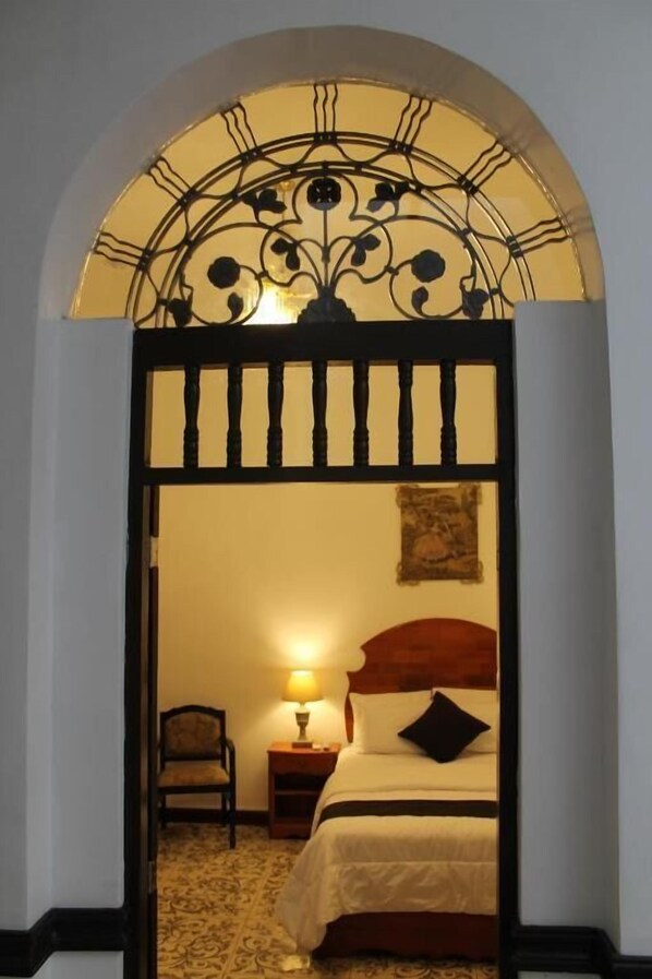 Quarto solteiro standard | Cofres nos quartos, Wi-Fi de cortesia