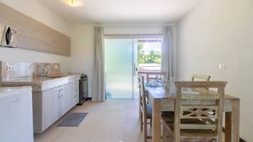 Basic Apartment | Private kitchen