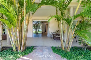 Basic Apartment | Exterior detail