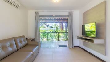 Basic Apartment | Living area