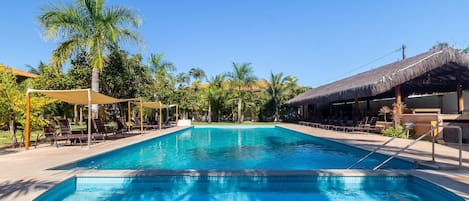2 outdoor pools