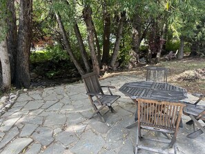 تناول الطعام بالخارج