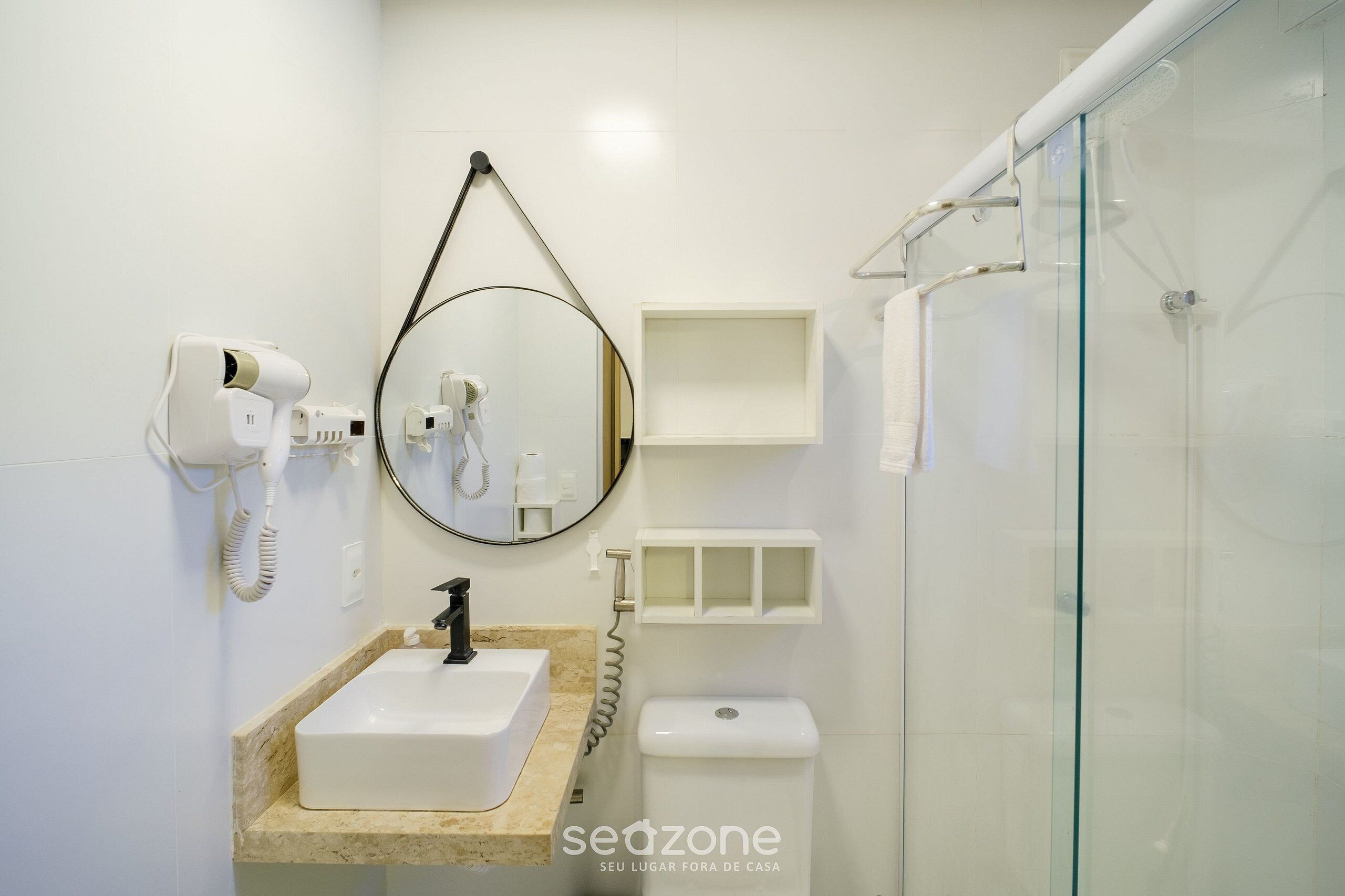 Basic Apartment | Bathroom