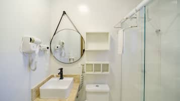 Basic Apartment | Bathroom