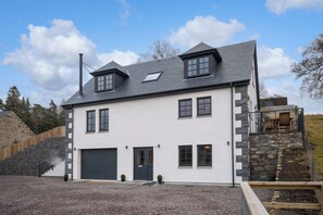 Exterior - Glen View - Highland retreat with Glen & river views (Inverness)