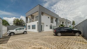 Basic Apartment | Exterior