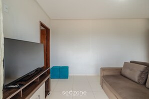 Basic Apartment | Living area