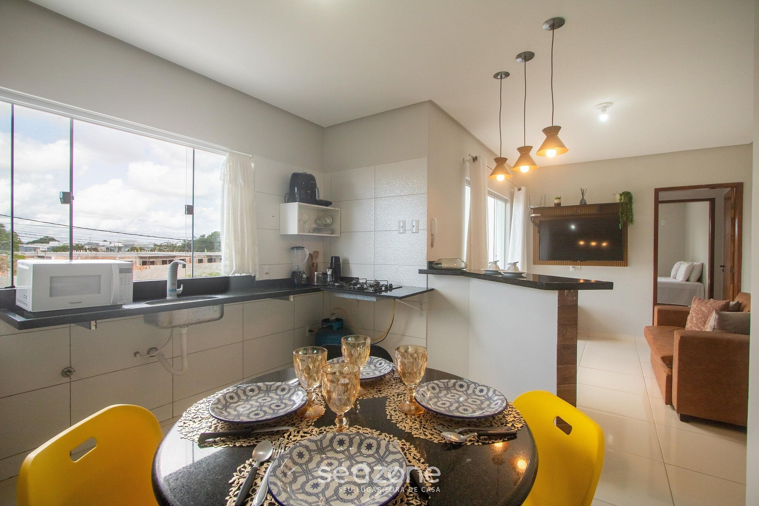 Basic Apartment | Dining