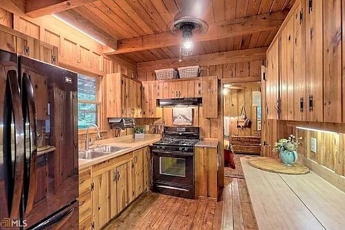 Comfy Cabin near Lake Rabun