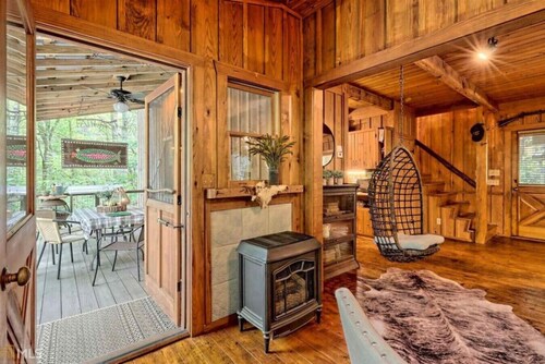 Comfy Cabin near Lake Rabun
