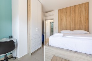 2 soveværelser, skrivebord, strygejern/strygebræt, weekendseng