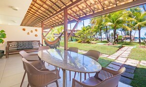 Outdoor dining - Seafront Apt at Praia do Forte-ba - Vdl0010 (Mata de São João)