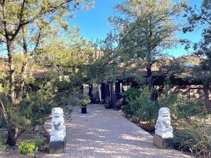 Property grounds - Sedona Escape with Stunning Red Rock Views and Private Hot Tub (Sedona)
