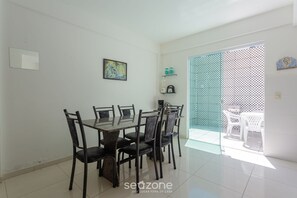 Villa | Private kitchen | Cookware/dishes/utensils