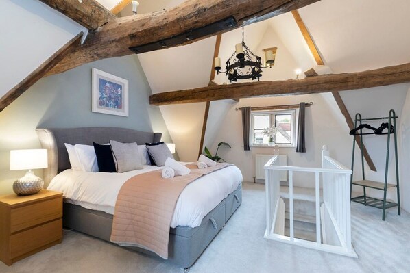 3 bedrooms, travel crib, free WiFi, bed sheets