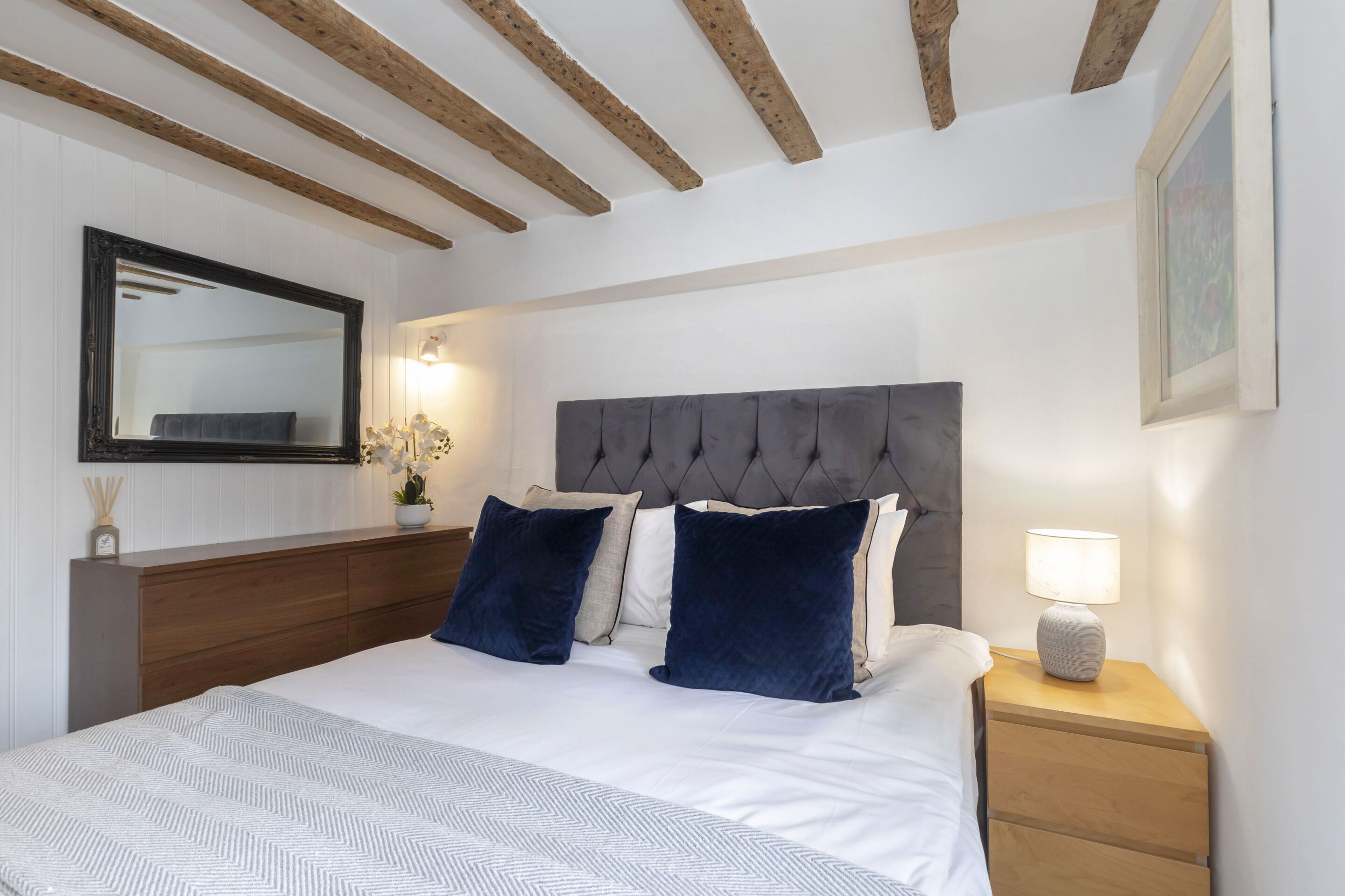 3 bedrooms, travel cot, free WiFi, bed sheets