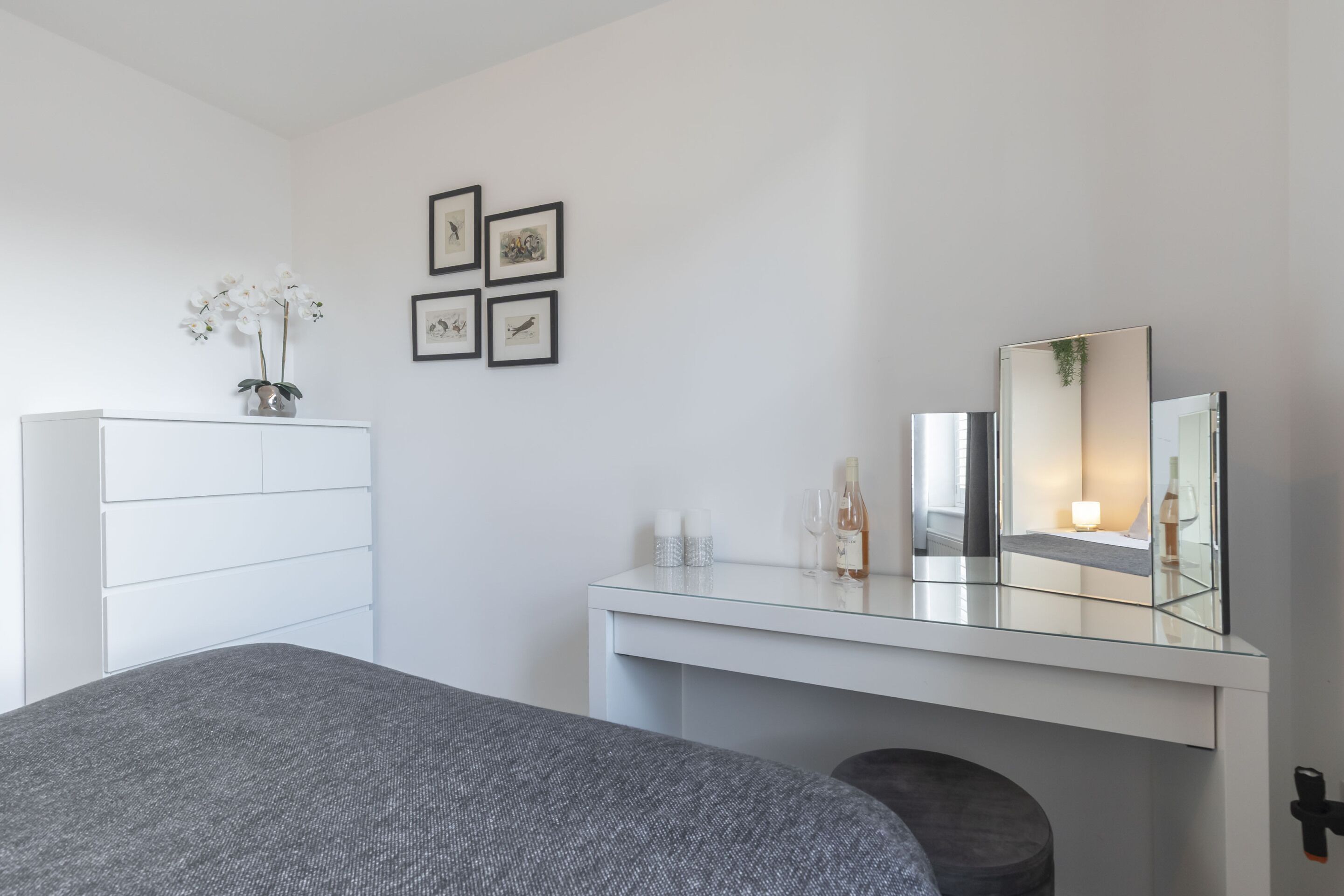 2 bedrooms, iron/ironing board, travel crib, WiFi (free)