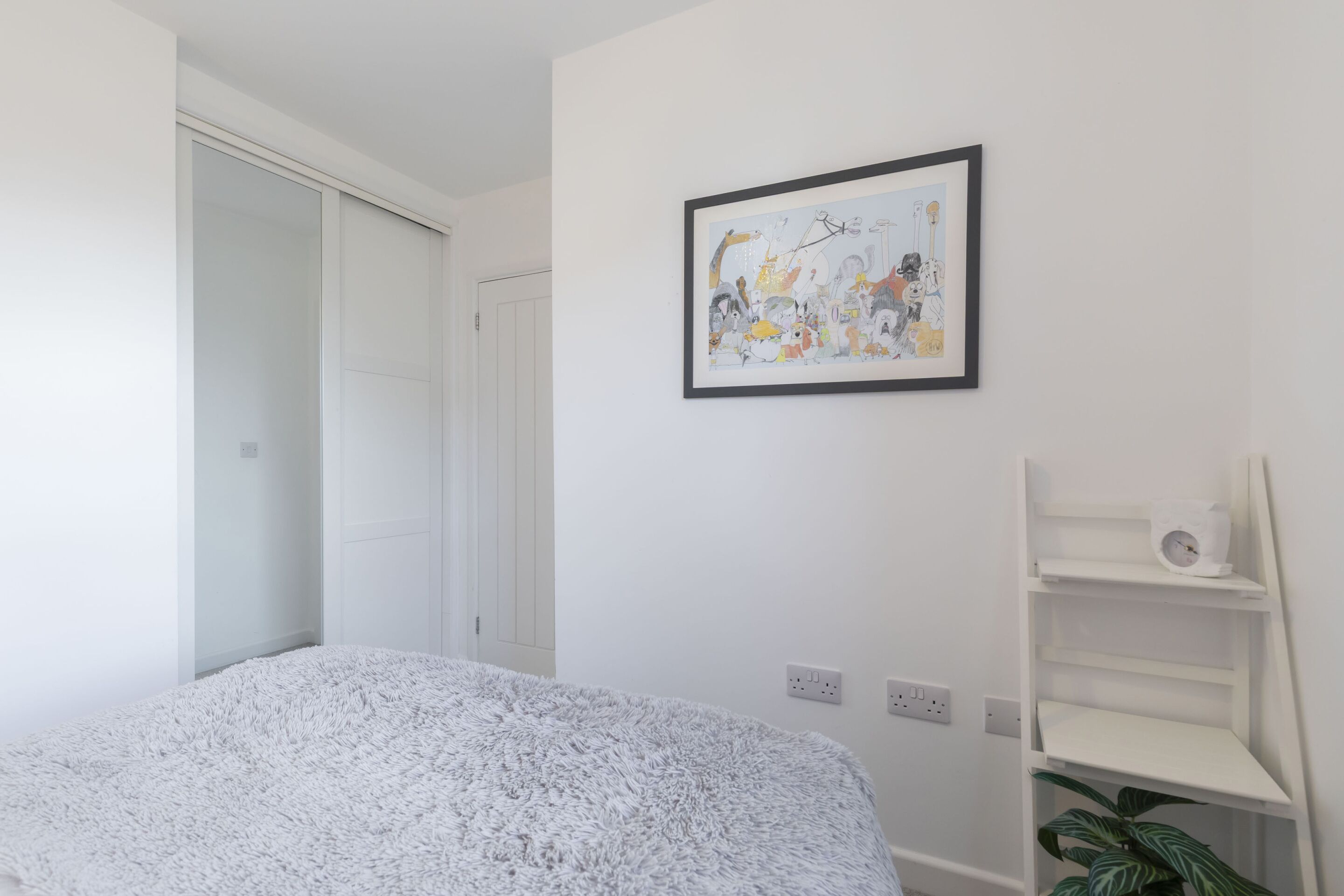 2 slaapkamers, een strijkplank/strijkijzer, reisbedje, gratis wifi