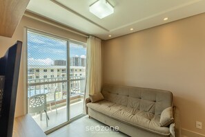 Basic Apartment | Living area