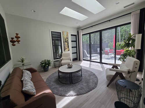 Modern ranch retreat .5 mile to Trilith-3 miles to US National Soccer Training