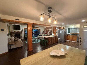 Smart TV, fireplace, DVD player, books