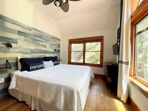 9 bedrooms, desk, iron/ironing board, travel crib