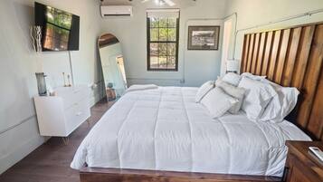 4 habitaciones, tabla de planchar con plancha, internet y ropa de cama