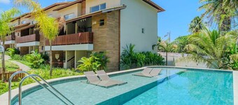Apt w/ Pool and 2 Suites in Guarajuba Tra0014