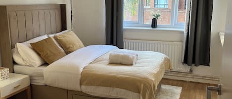 1 Schlafzimmer, Schreibtisch, Bügeleisen/Bügelbrett, kostenloses WLAN