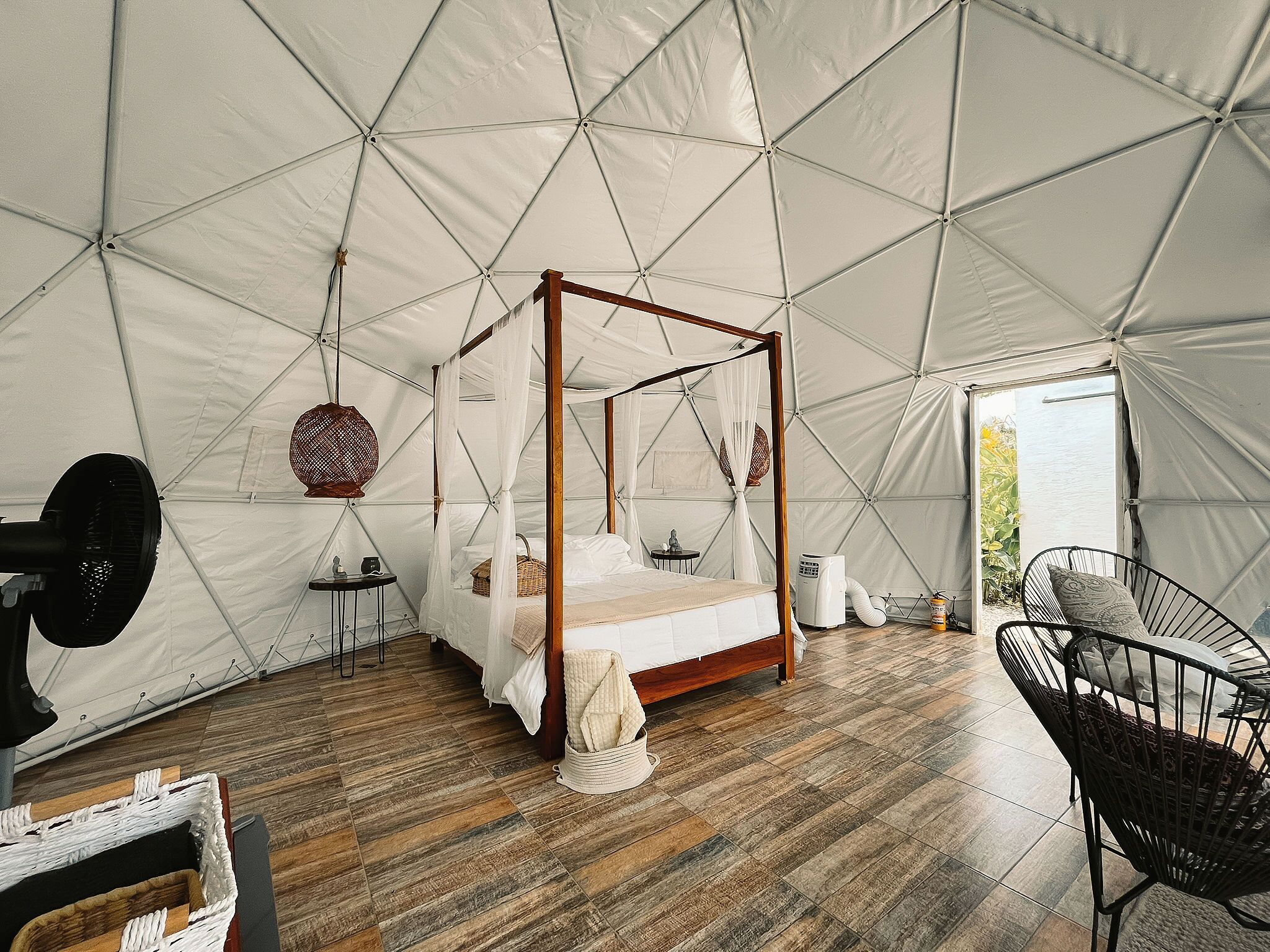 Luxury Suite, Mountain View | Individually furnished, free WiFi